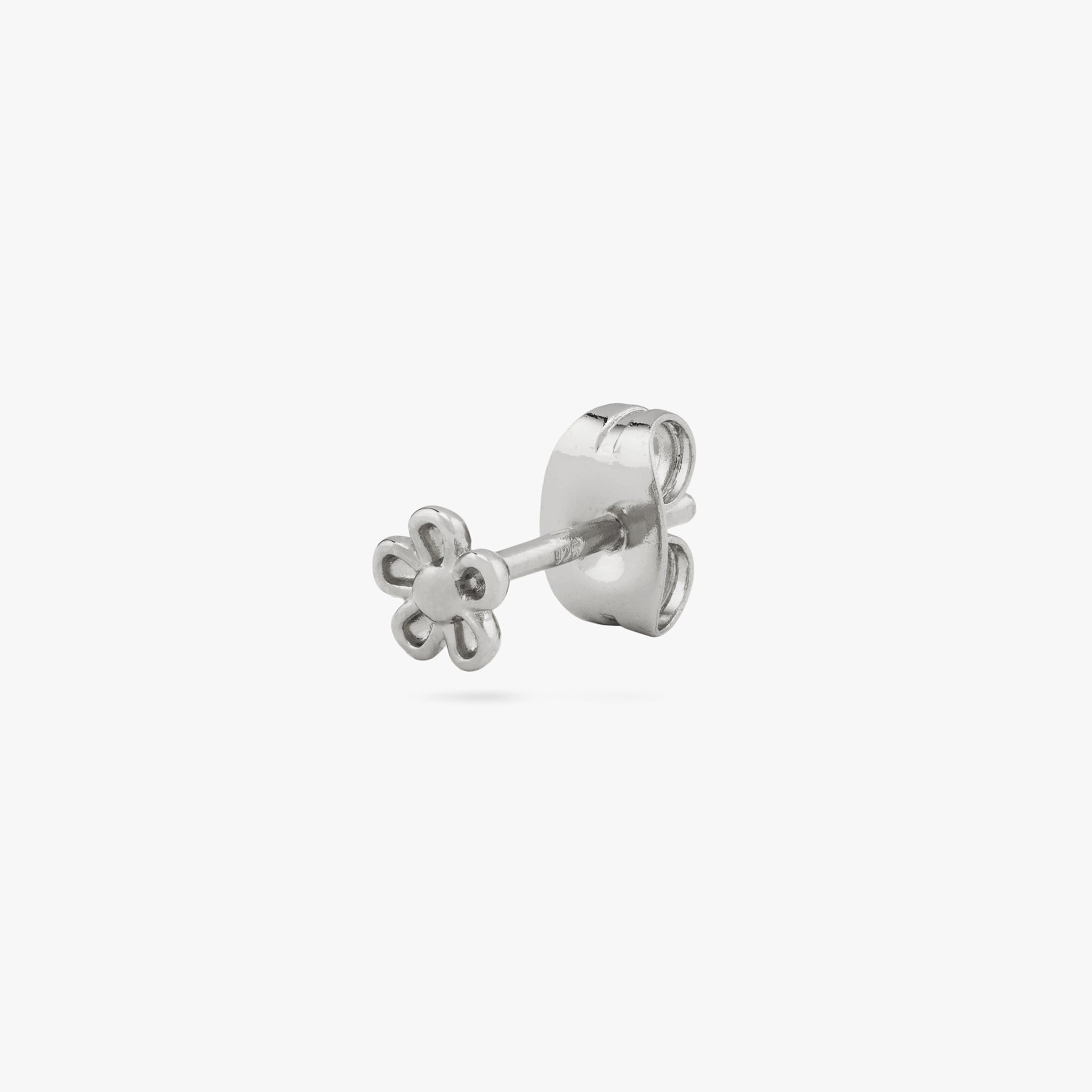 Daisy Flower Stud